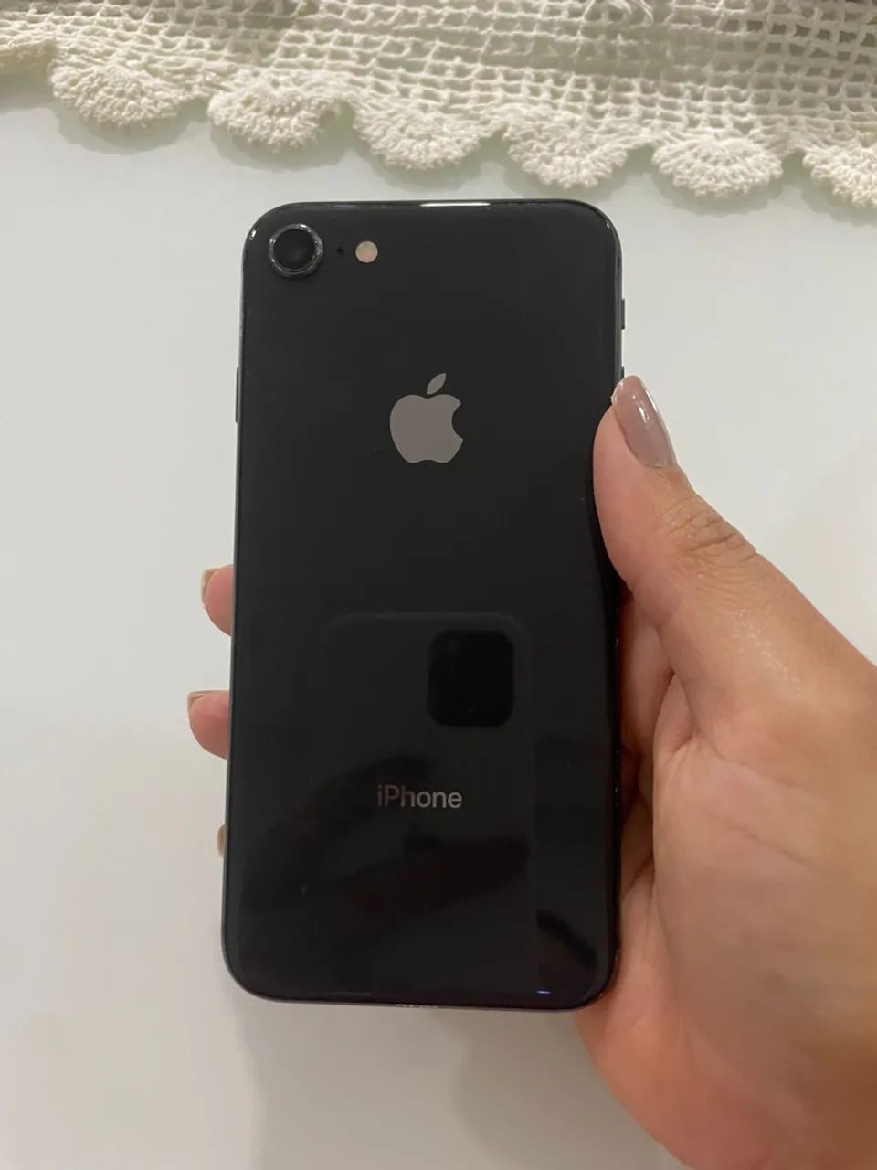 IPHONE 8 com caixa - Foto 2