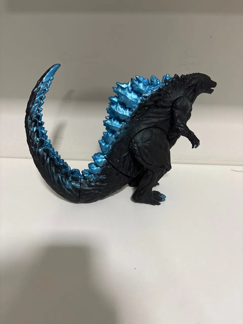 Figura Godzilla earth sem marca