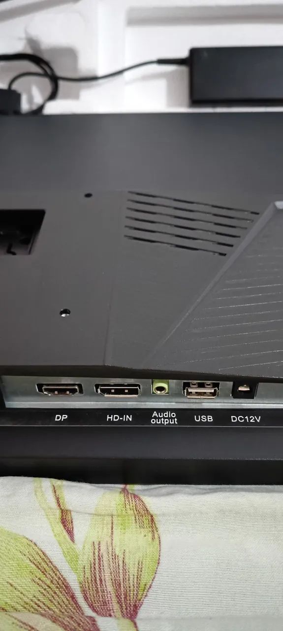 Monitor 27 inches64385329523459124