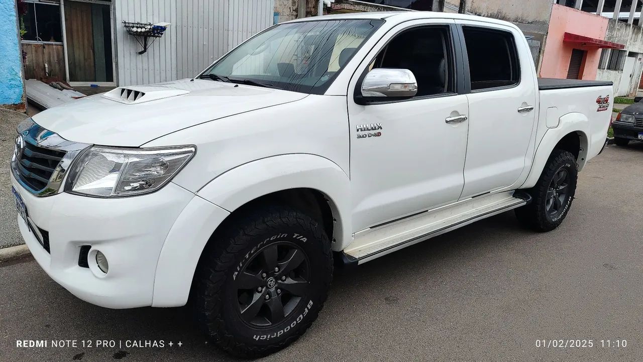 Toyota Hilux srv diesel 3.0 altomatica 4x4 - Foto 5