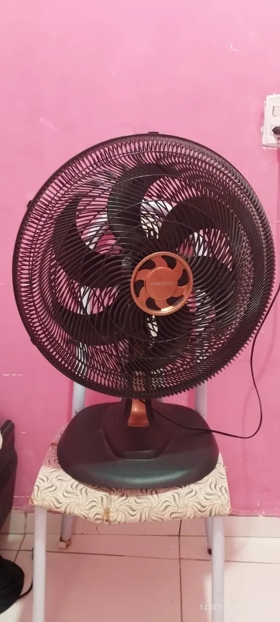 Ventilador Ventisol, 6/50cm, funcionando perfeitamente