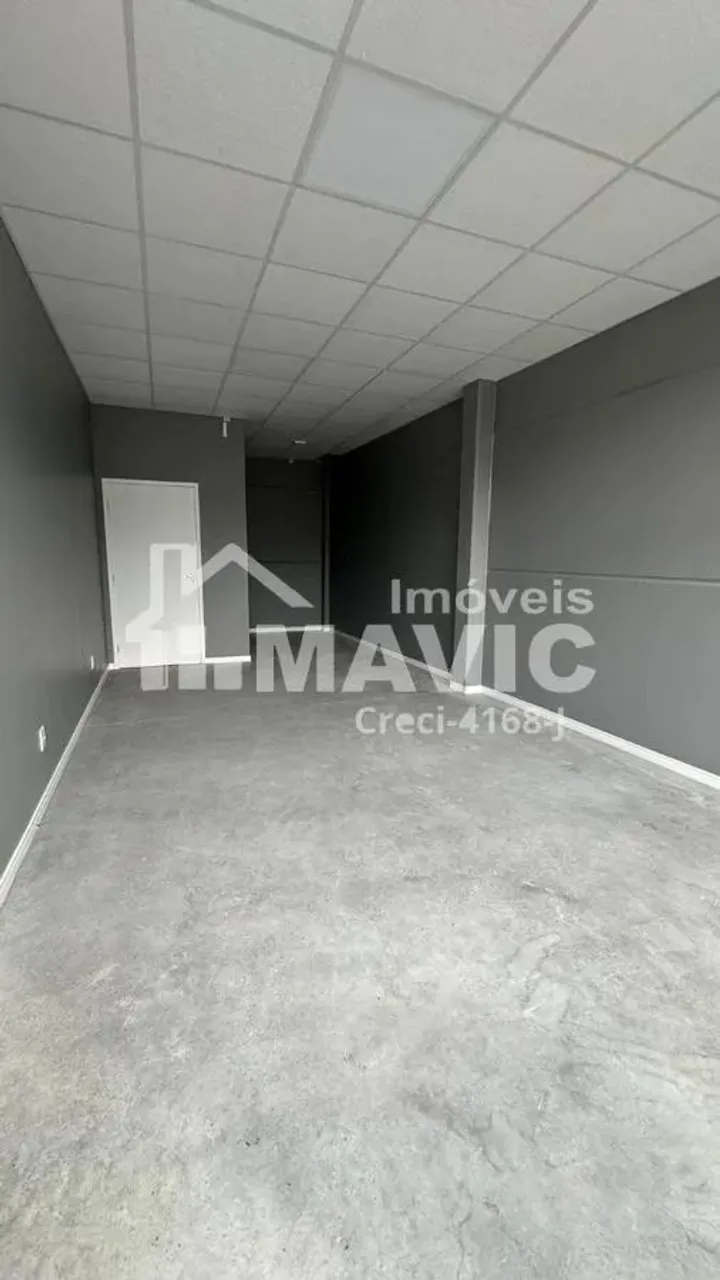 Sala comercial com 35m² disponível para locação no bairro Nova Brasília.
