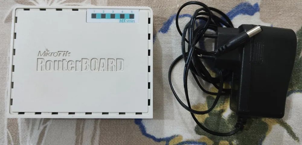 Roteador MikroTik rb750gr364286210062211120