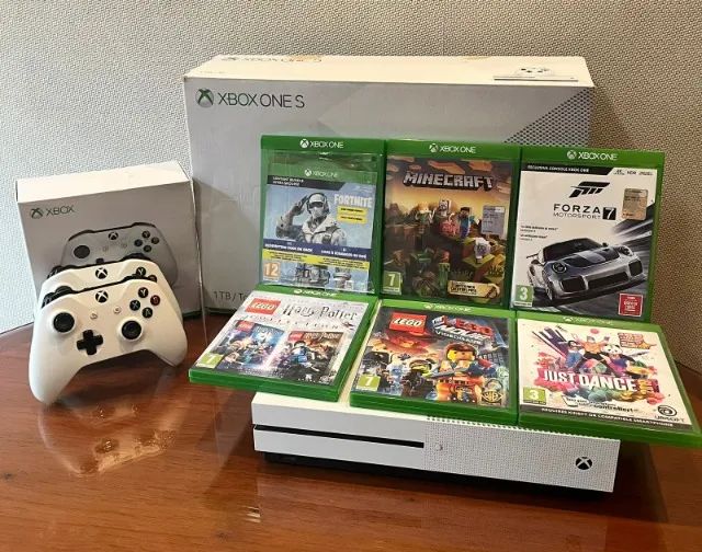 Xbox na caixa + jogos