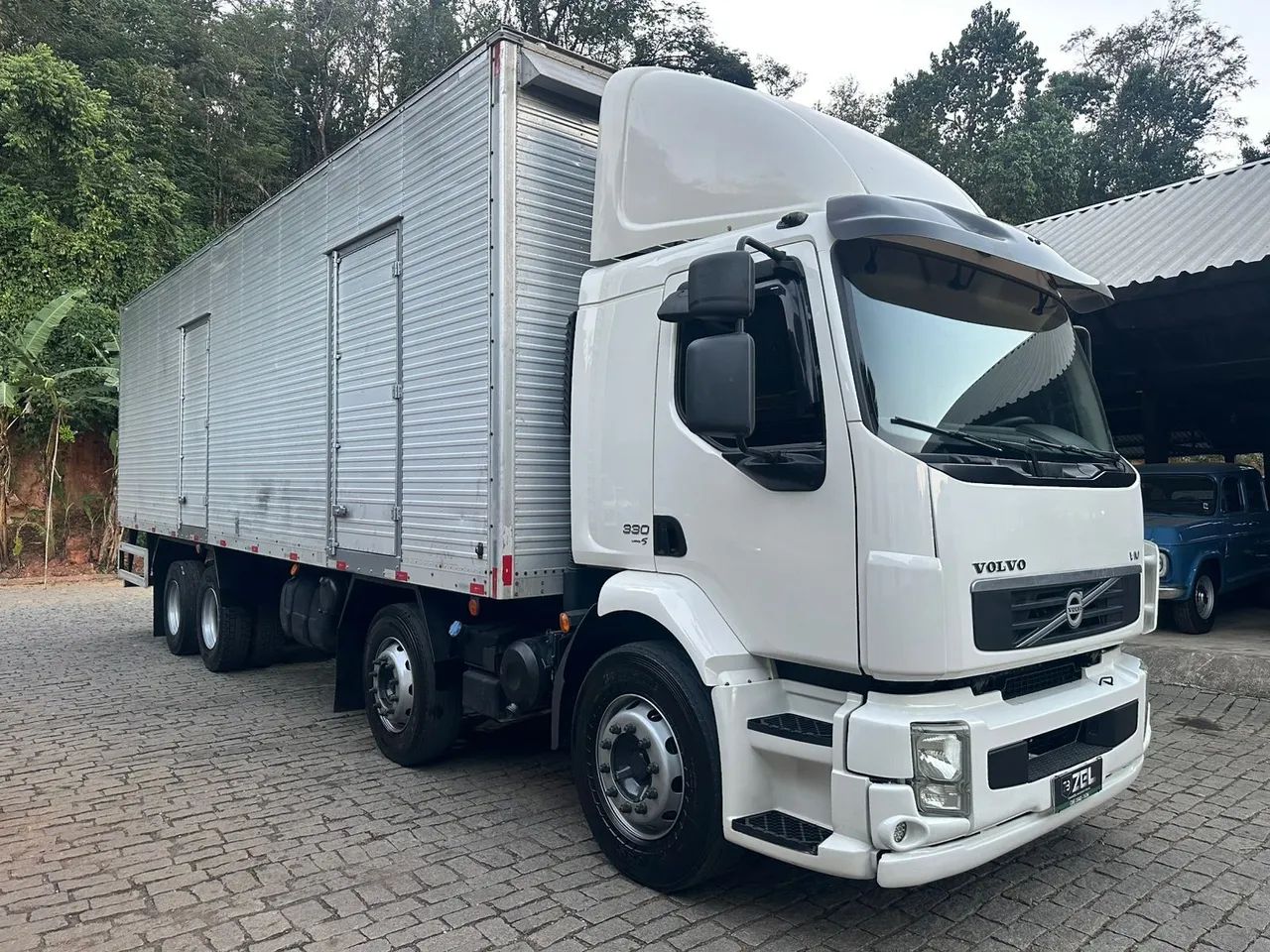 Volvo VM 330 8X2 - Foto 4