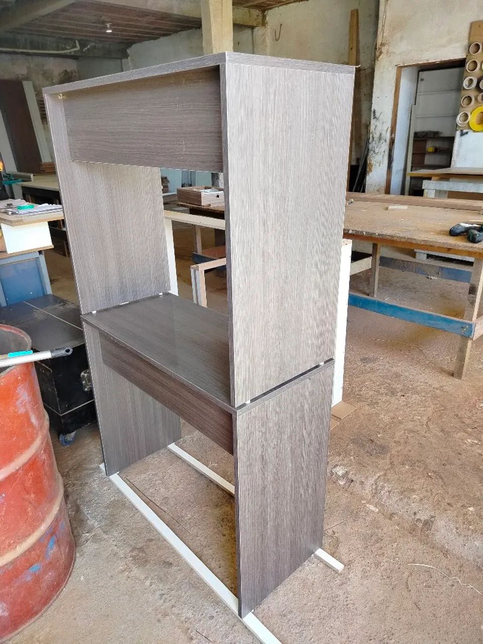 Mesa de escritório com design moderno64962146707713120