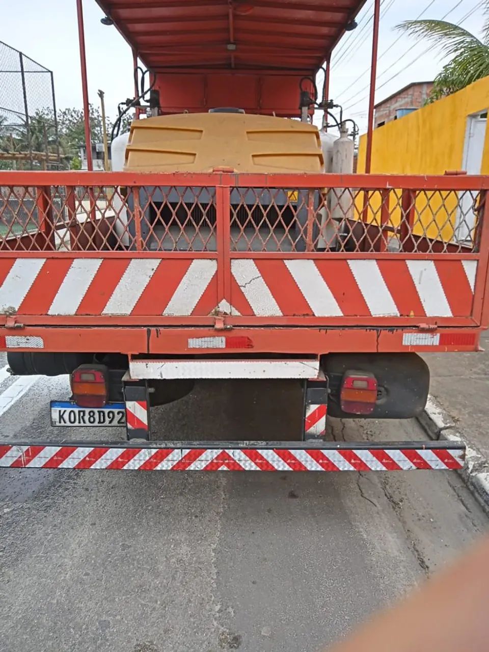Caminhão de Sinalização viária equipamento pintura de rodovia  - Foto 2