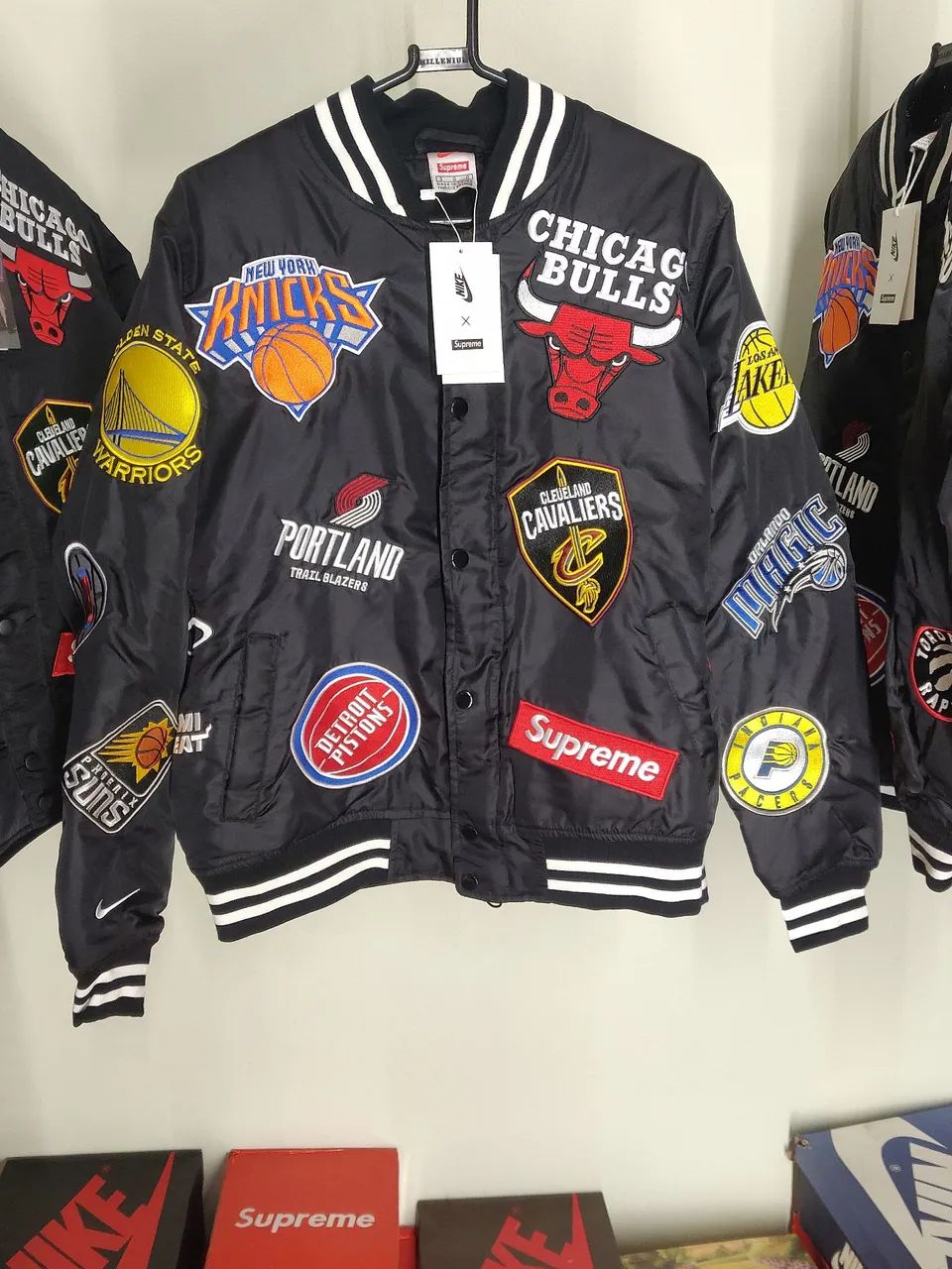 Supreme/Nike/NBA Jacket Mサイズ新品未使用 Jaqueta Supreme x Nike x NBA Varsity Jacket Preto P - Roupas