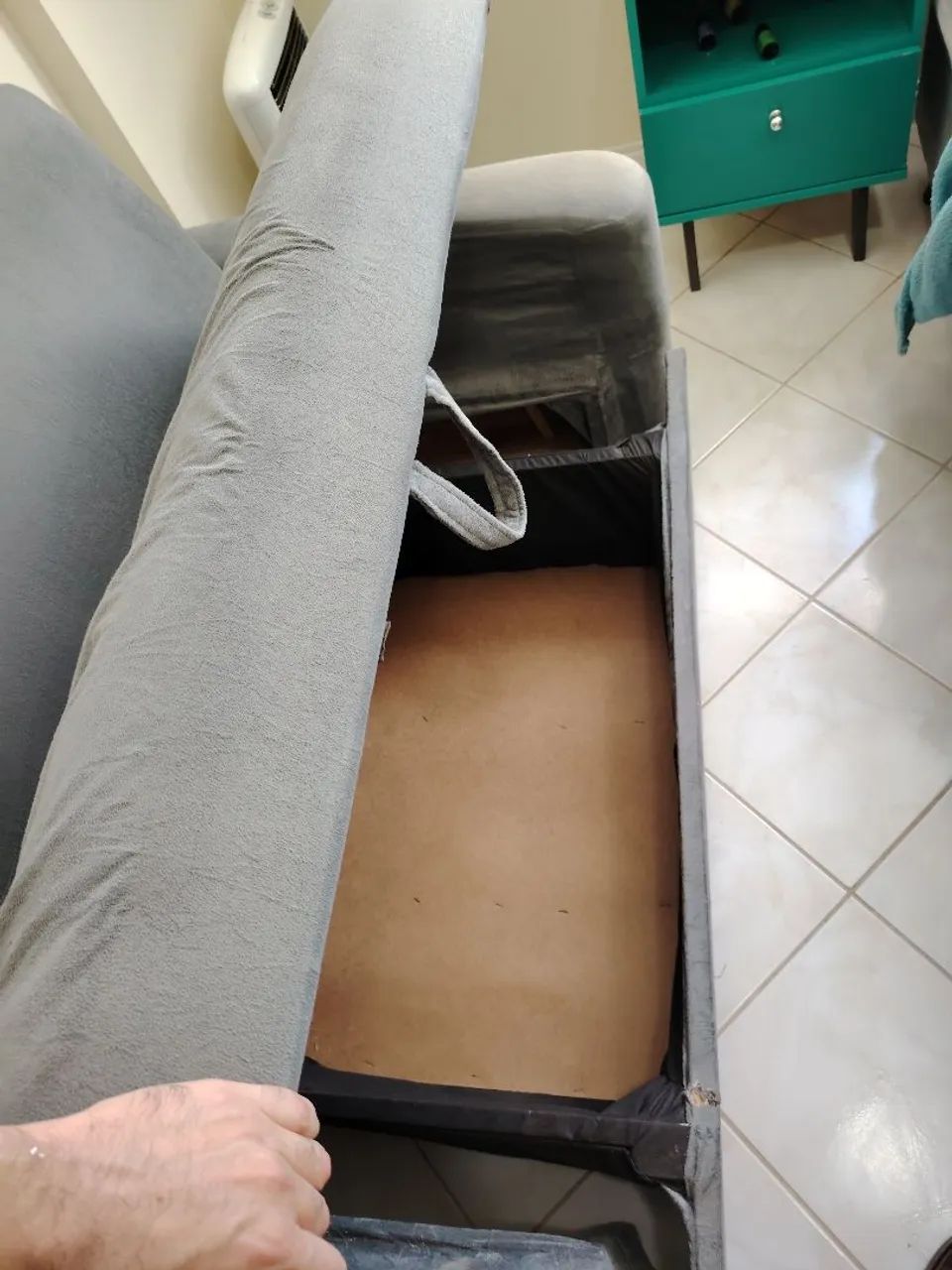 Sofá Cama 2 Lugares Cinza com Baú  - Foto 2