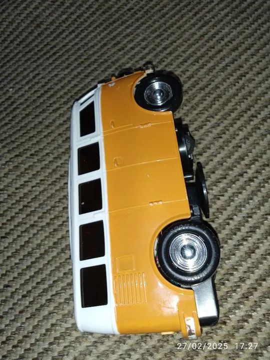 Carrinho Volkswagen Kombi - Brinquedo bate e volta com sons e luzes - Foto 5