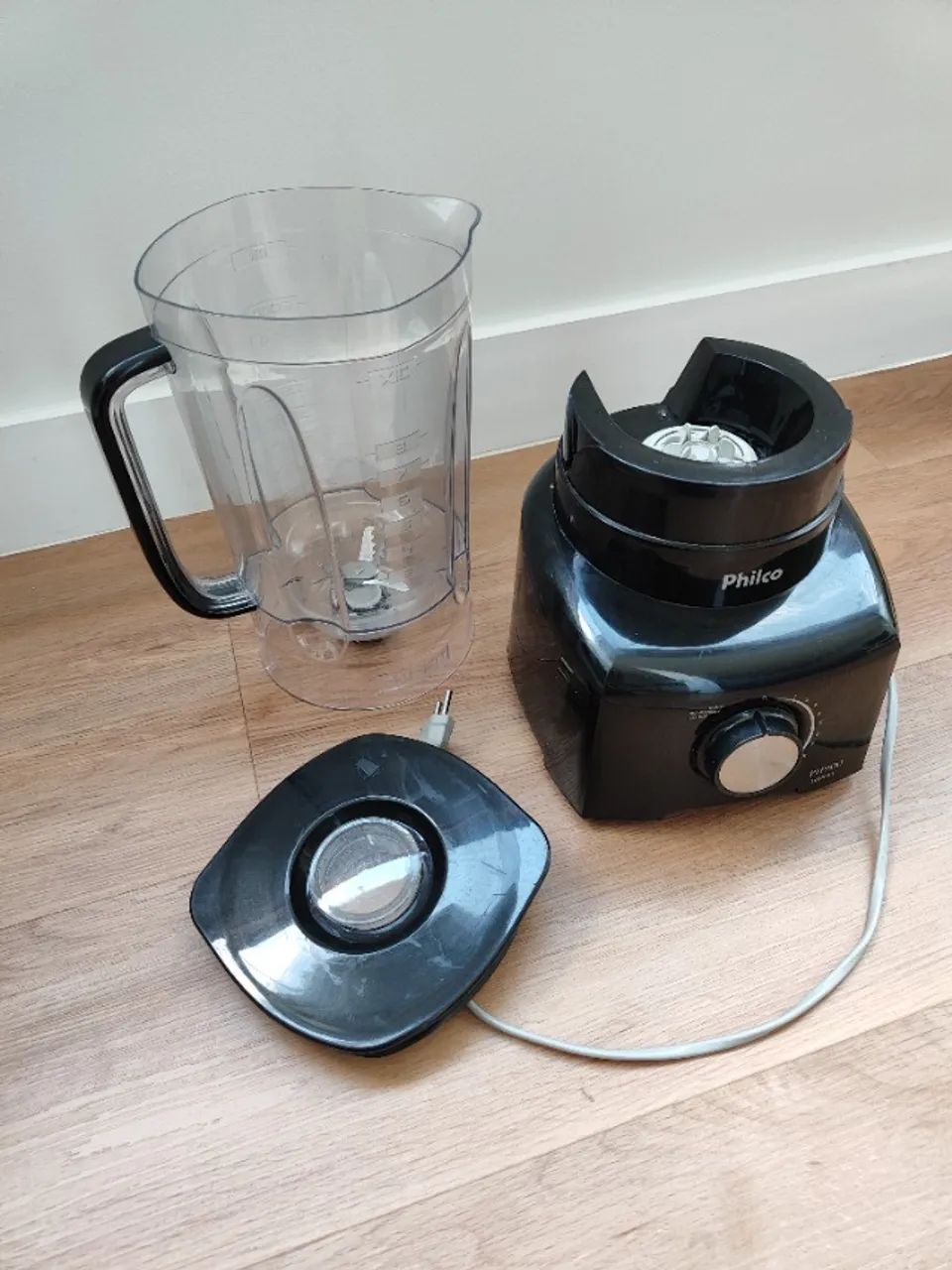 Liquidificador Philco com Motor e tampa perfeitos - Foto 4