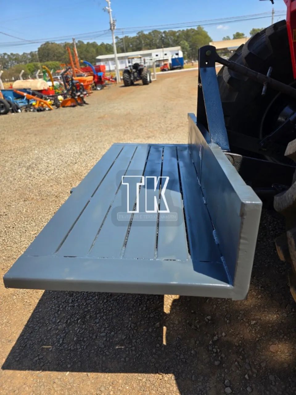 cod. 1335 PLATAFORMA TRASEIRA 1500 KG - Tk Tratores Nova Andradina-MS