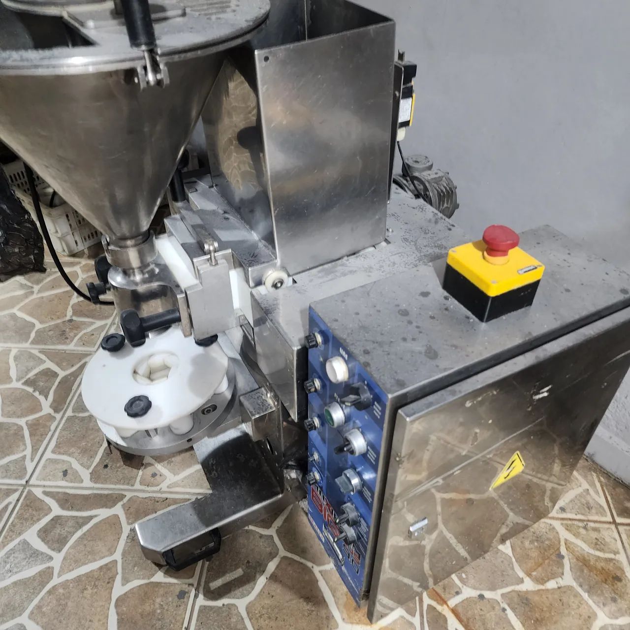 Modeladora de salgado bralyx 9.0 é masseira planetária bralyx 35 litros  - Foto 4