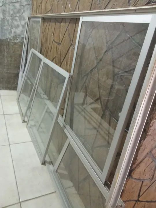 Porta e janelas de Vidro e Alumínio - Usada - Foto 2
