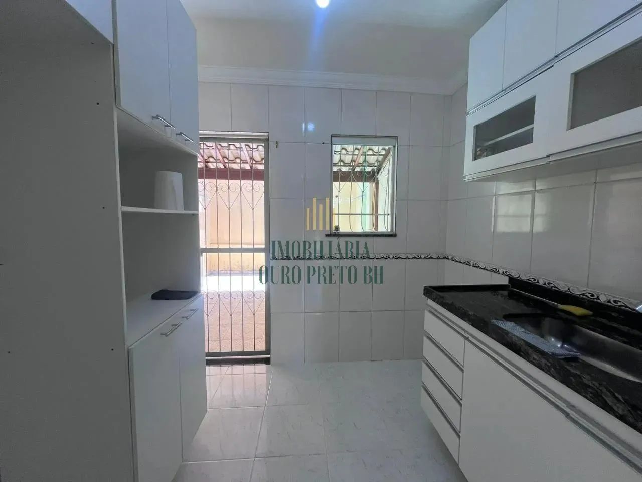 Casa Geminada 2 quartos com 2 suítes á venda no bairro Santa Mônica. - Foto 4