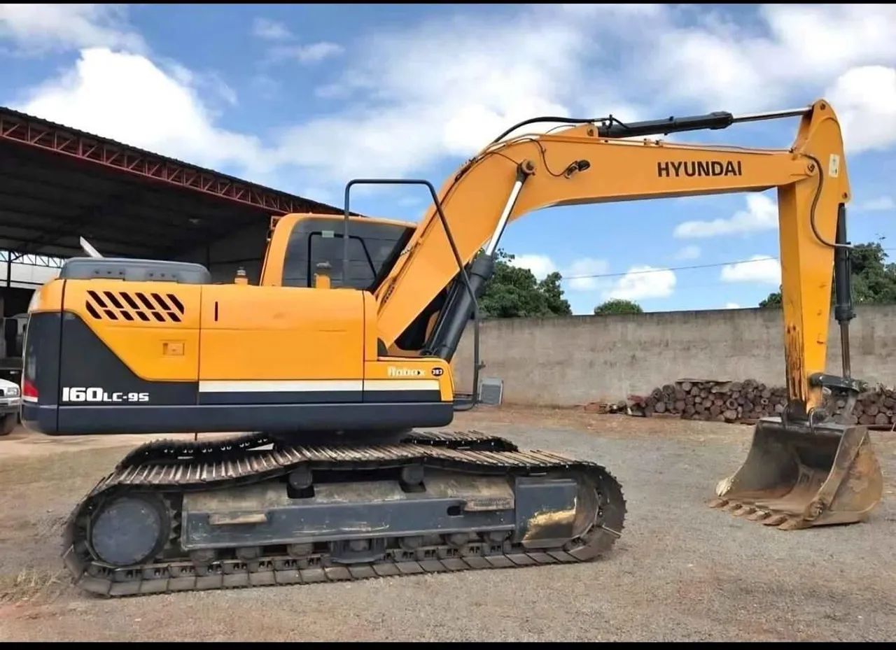 Escavadeira Hyundai 160 LC - 9S - Foto 2