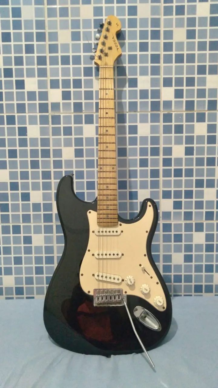 Guitarra com acessórios - Foto 4