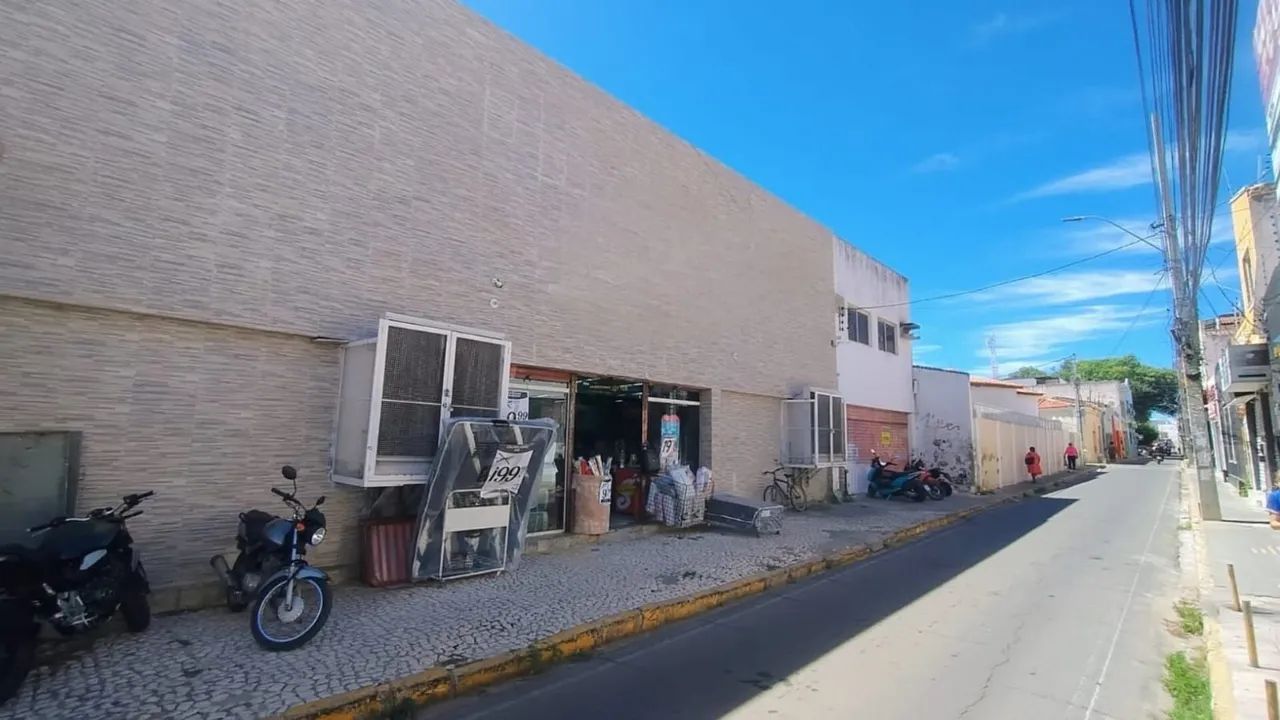 VENDO - IMOVEL COMERCIAL 1200M2 - RUA GOES CALMON - CENTRO - JUAZEIRO BA  - Foto 3