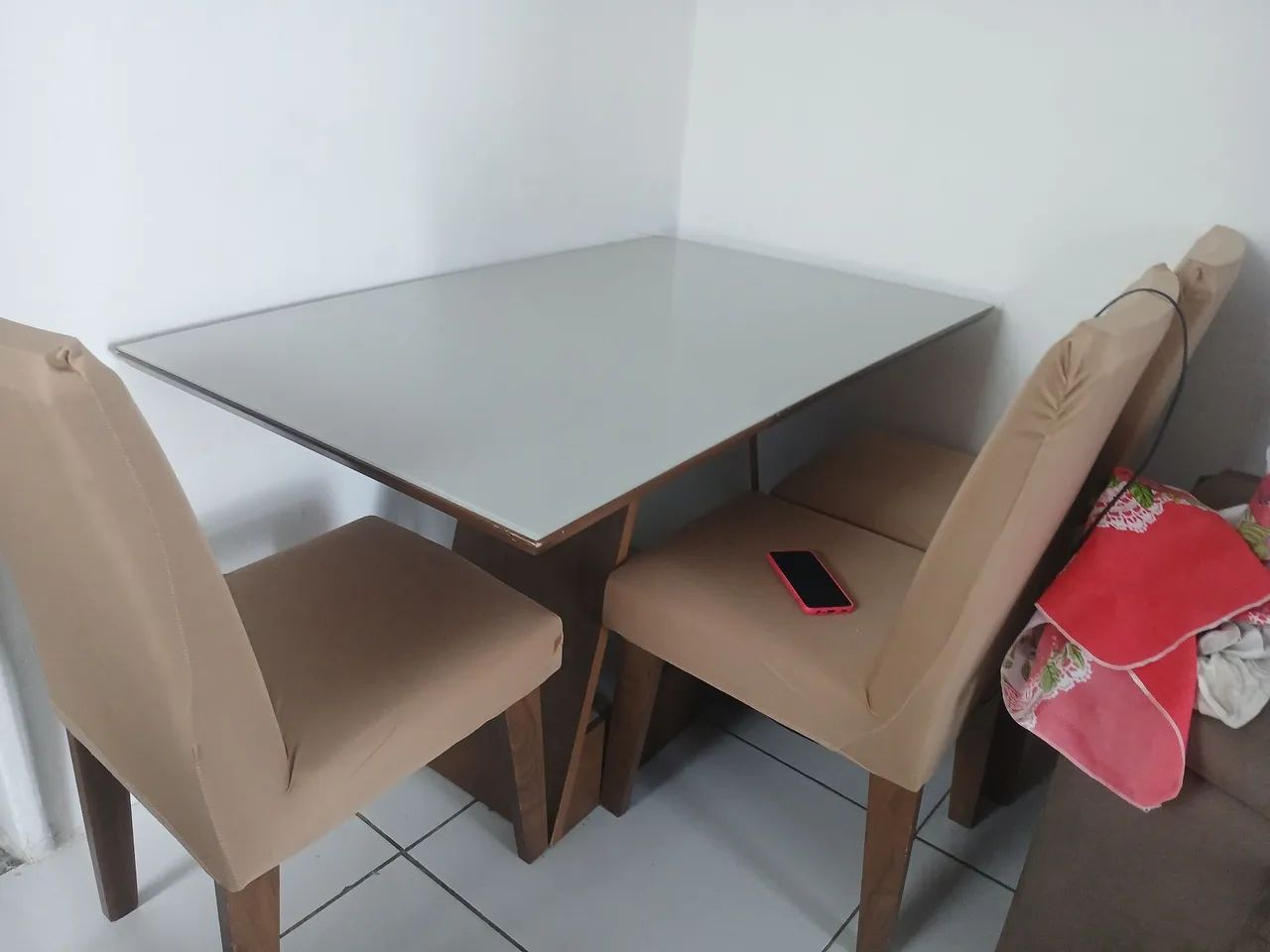 Vendo mesa 4 cadeiras  - Foto 2