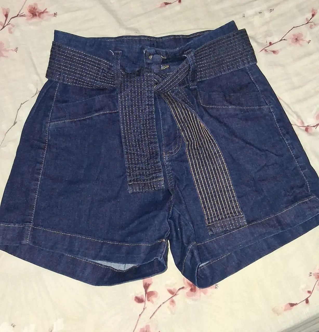 Short jeans