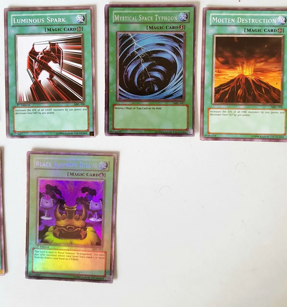 Yu-Gi-Oh! 18 cartas (TCG) de 1996 1° edição originais selo dourado