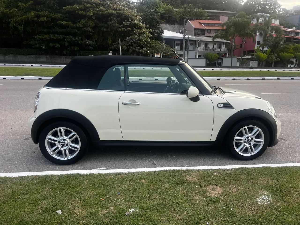 Mini Cooper Cabrio 1.6 Aut. 2011 - Foto 3