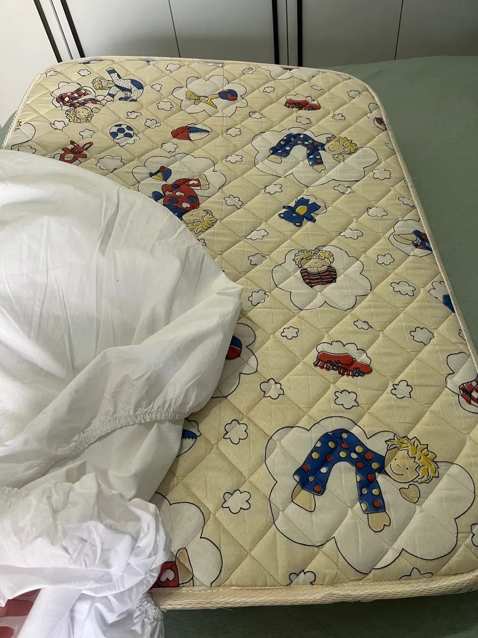 Kit colchão, capa e cesto roupa infantil  - Foto 3
