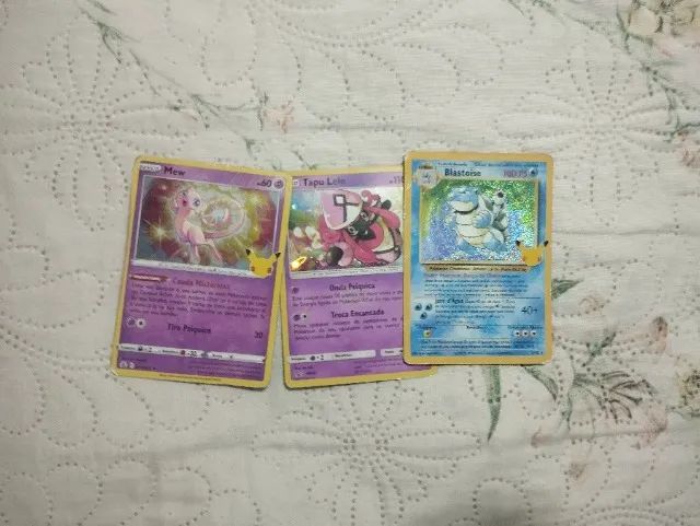 22 figurinhas raras de pokémon  - Foto 3