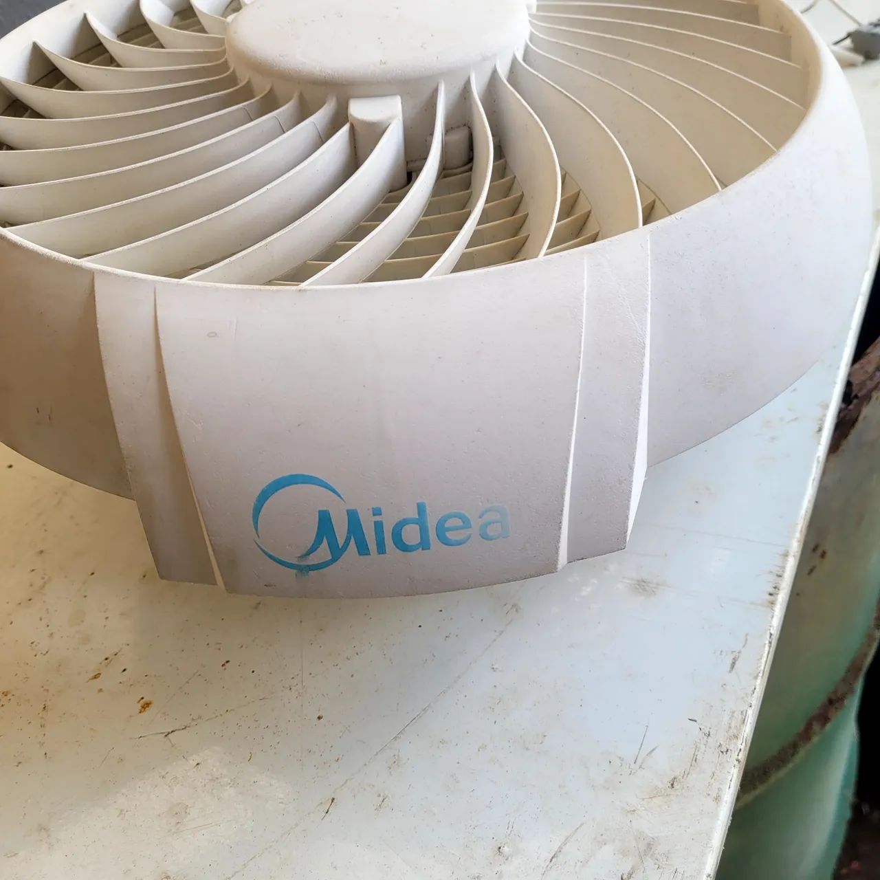 Motor elis e grade do ar 12.000 Btus MIDEA