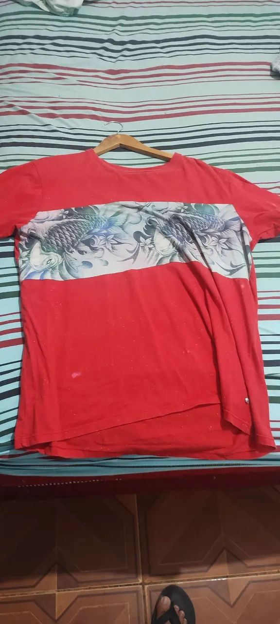 Camisa vermelha - (Preciso vender pra comprar remédio)