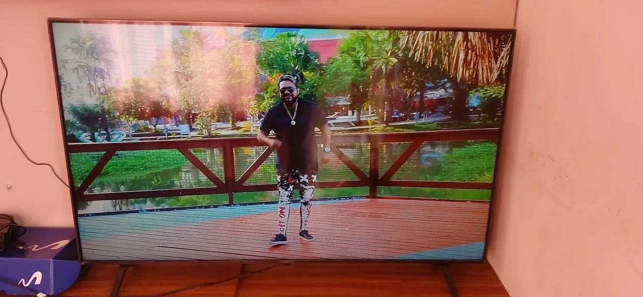 Vendo uma TV LG de 60  - Foto 4