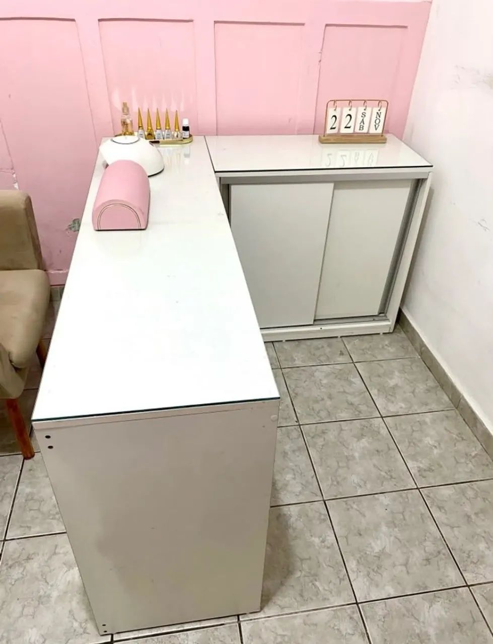MESA PARA NAIL DESIGNER À VENDA.
