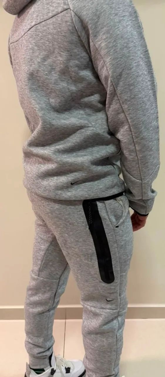 Conjunto Nike  teec fleece cinza tamanho M - Foto 3