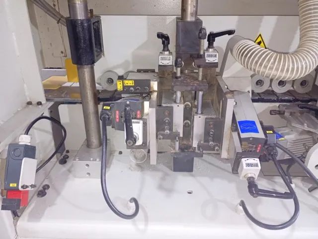 COLADEIRA DE BORDA AUTOMÁTICA BIESSE  - Foto 3