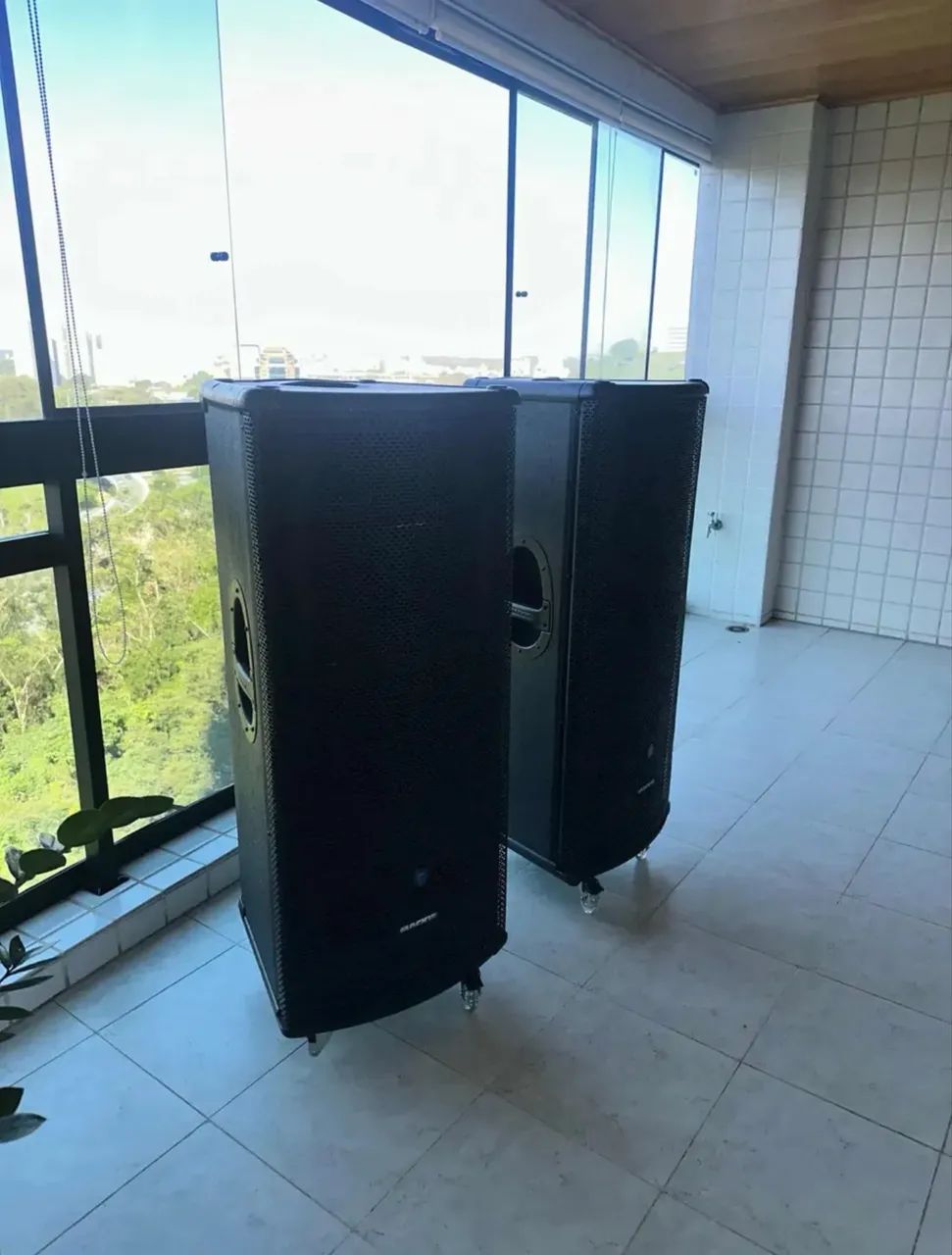 Caixa Ativa Mackie 2800w S225 - Foto 3