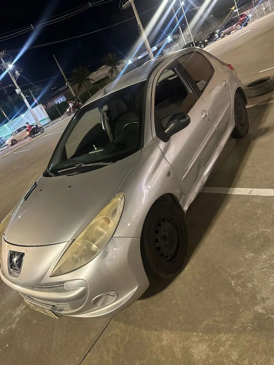 Peugeot 207 207 XR 1.4 FLEX 8V 5P 2012