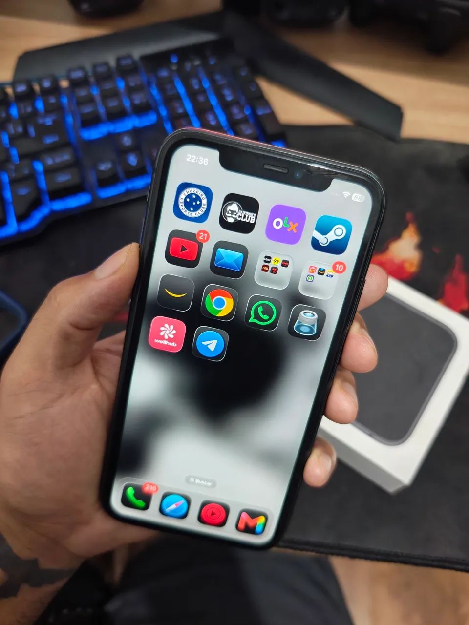 iPhone 11 64 GB preto com caixa - Foto 5