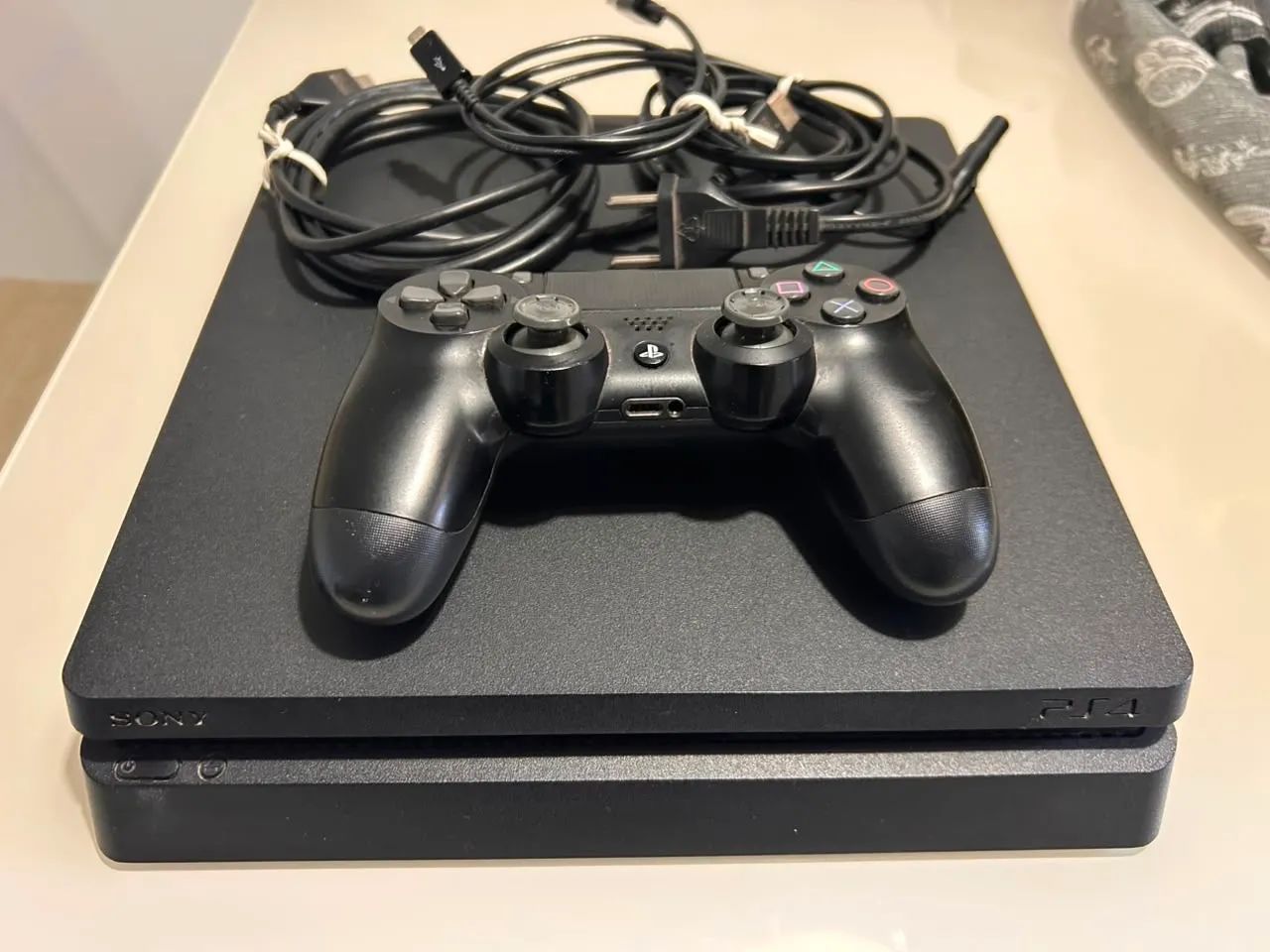 PS4 Slim 1T - Foto 2