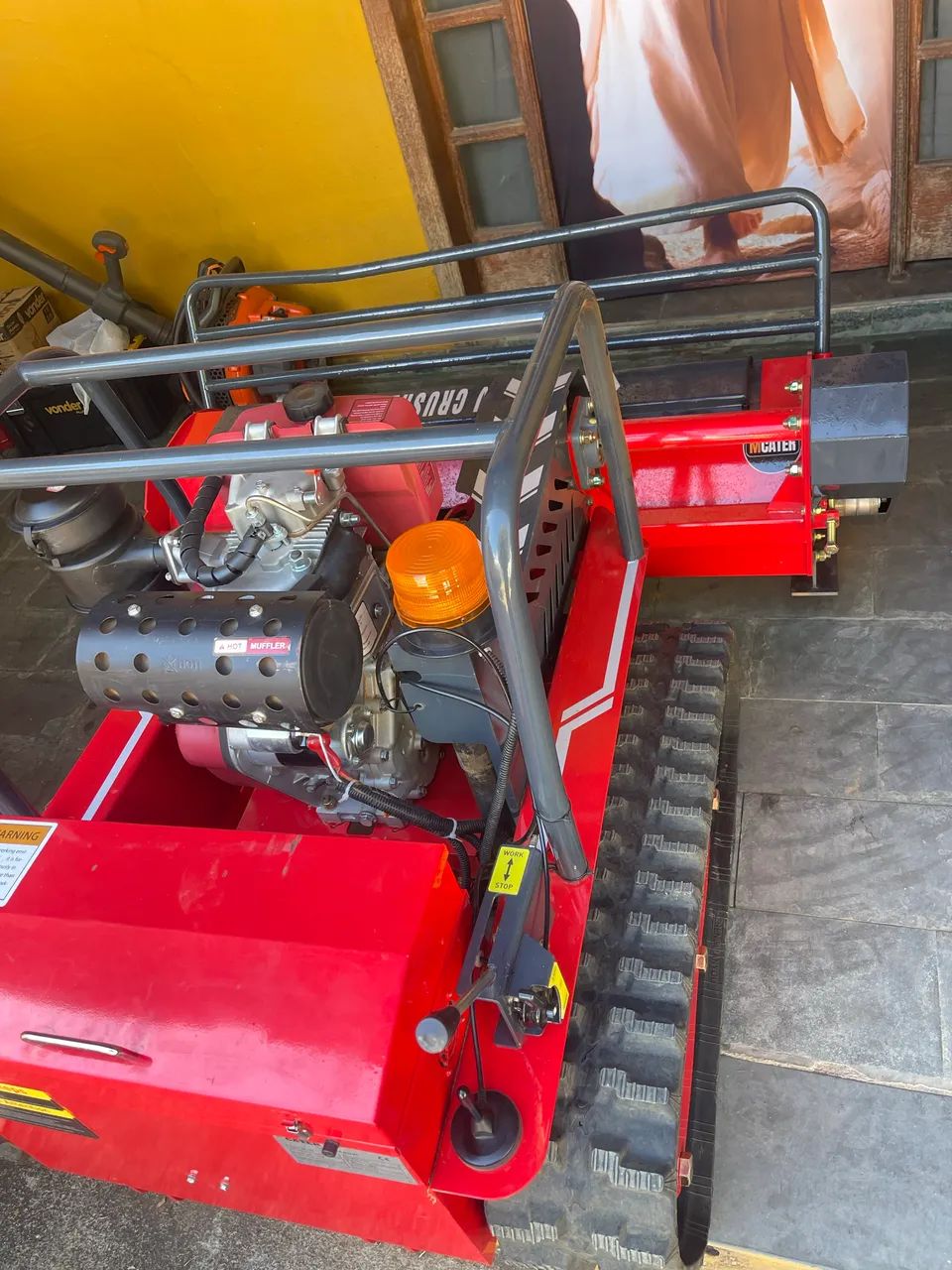 Roçadeira controle remoto à diesel e elétrica  - Foto 3