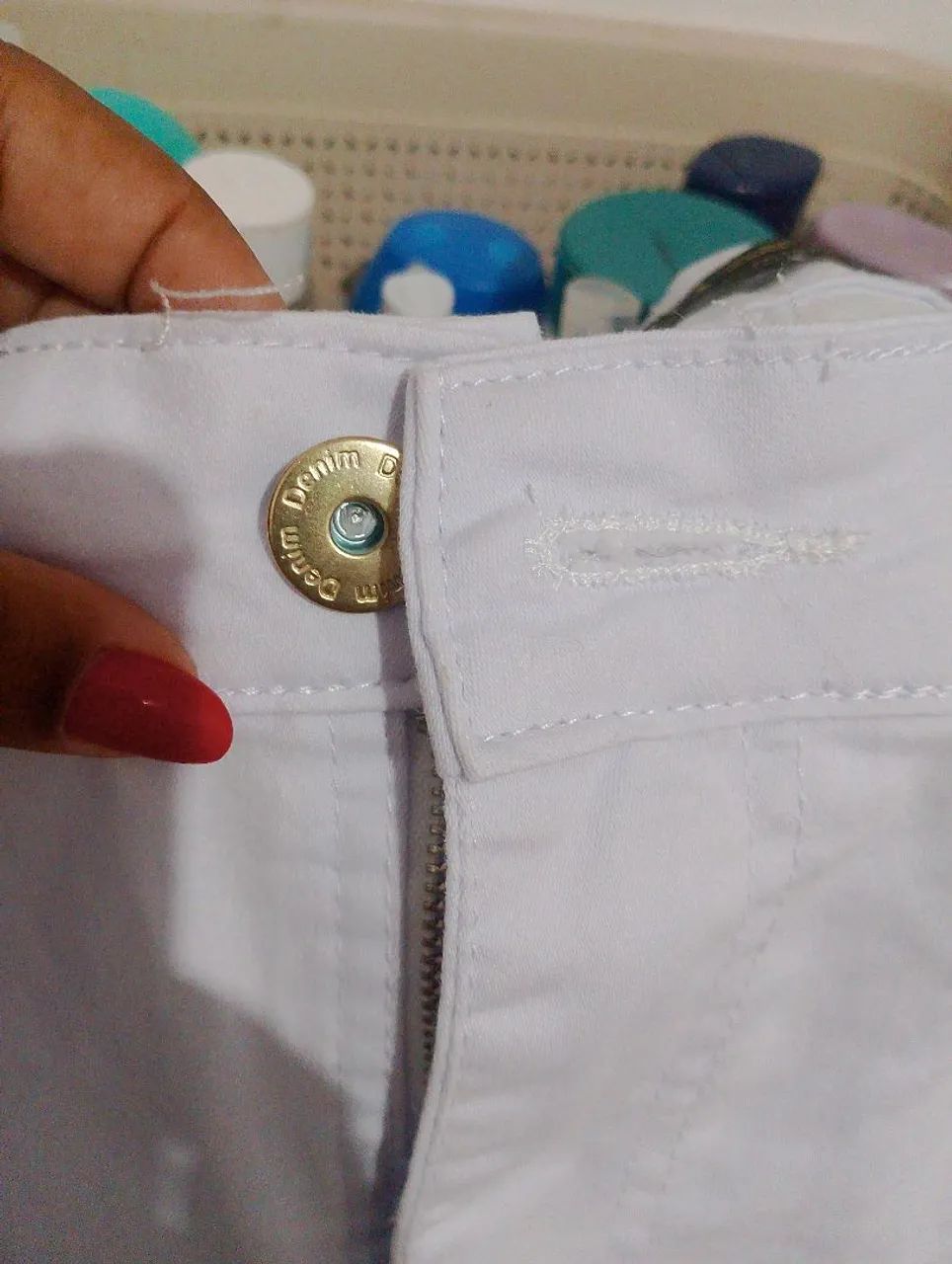  Vende calça jeans branca - Foto 3