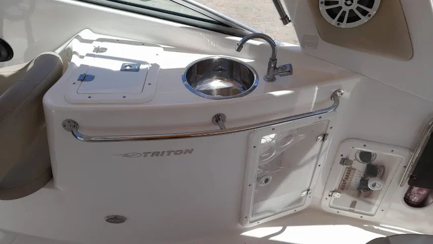 Lancha Triton 240  - Foto 5