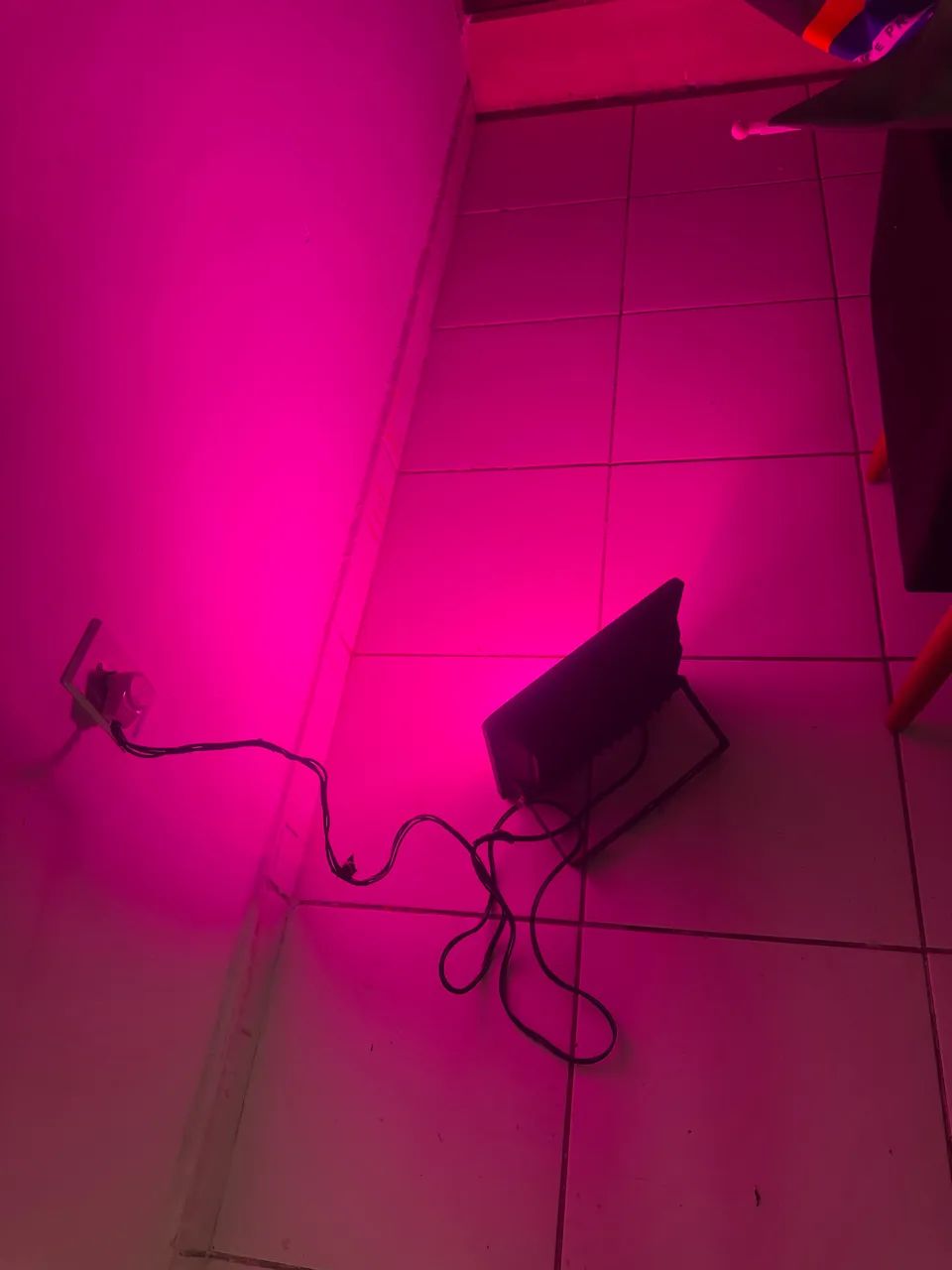 Refletor em ótimo estado - RGB - Foto 4
