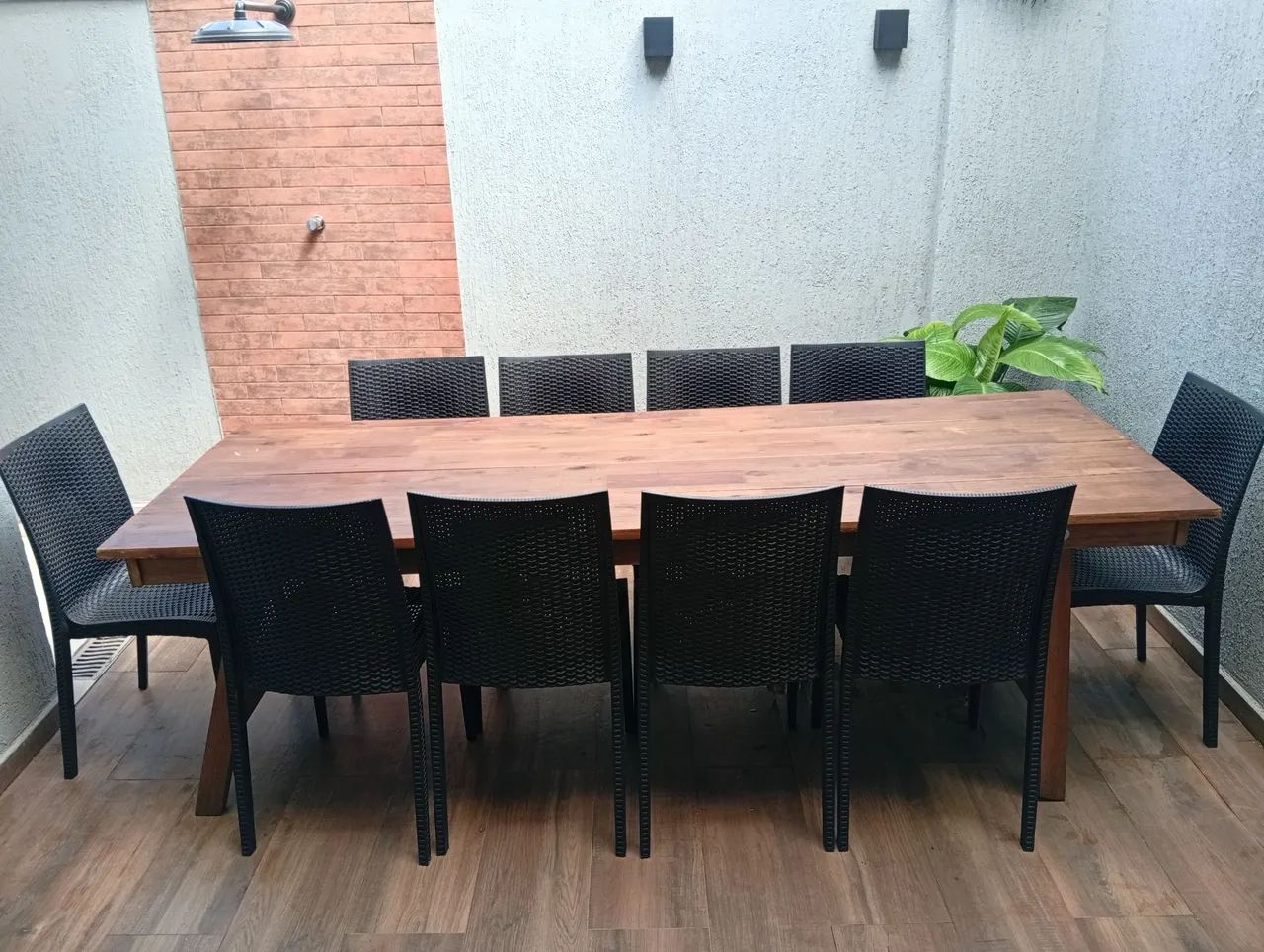 Mesa madeira com 10 cadeiras design Rattan  - Foto 4