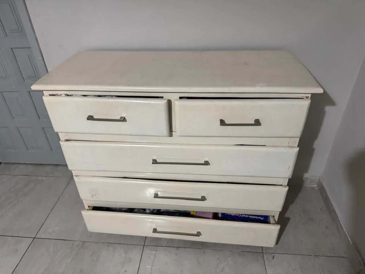 CÔMODA USADA DE MADEIRA R$ 800,00 - Foto 5