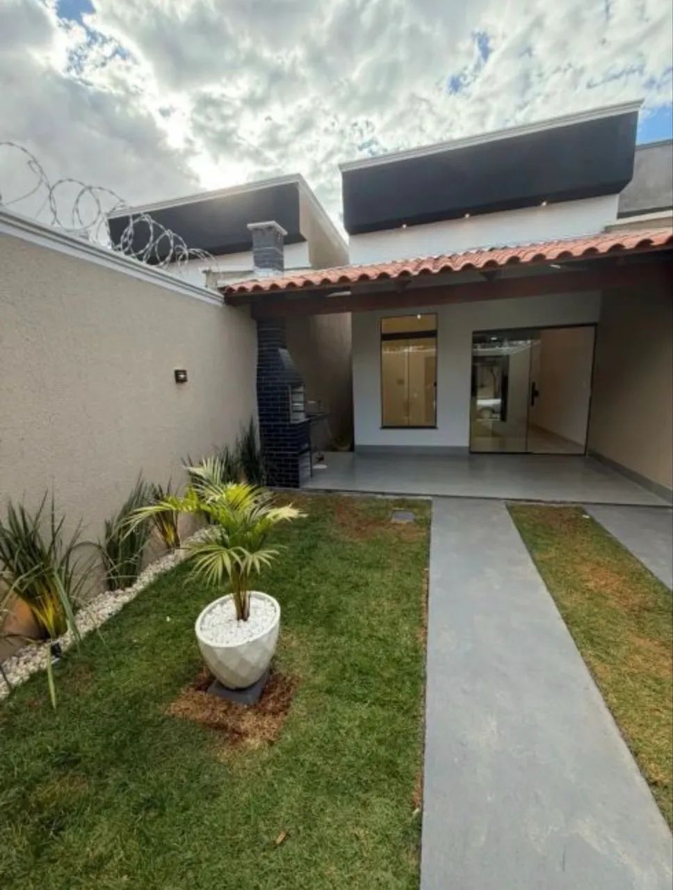 VENDO CASA EM CONDOMÍNIO NA PARTE ALTA