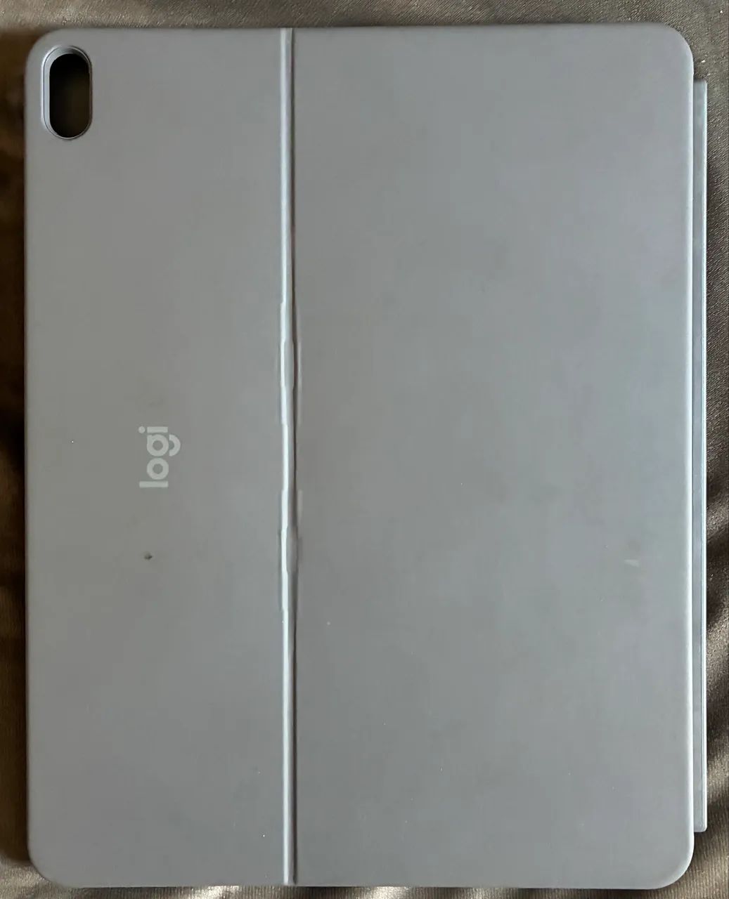 Capa com Teclado Logitech Combo Touch iPad Air 13" - Foto 4
