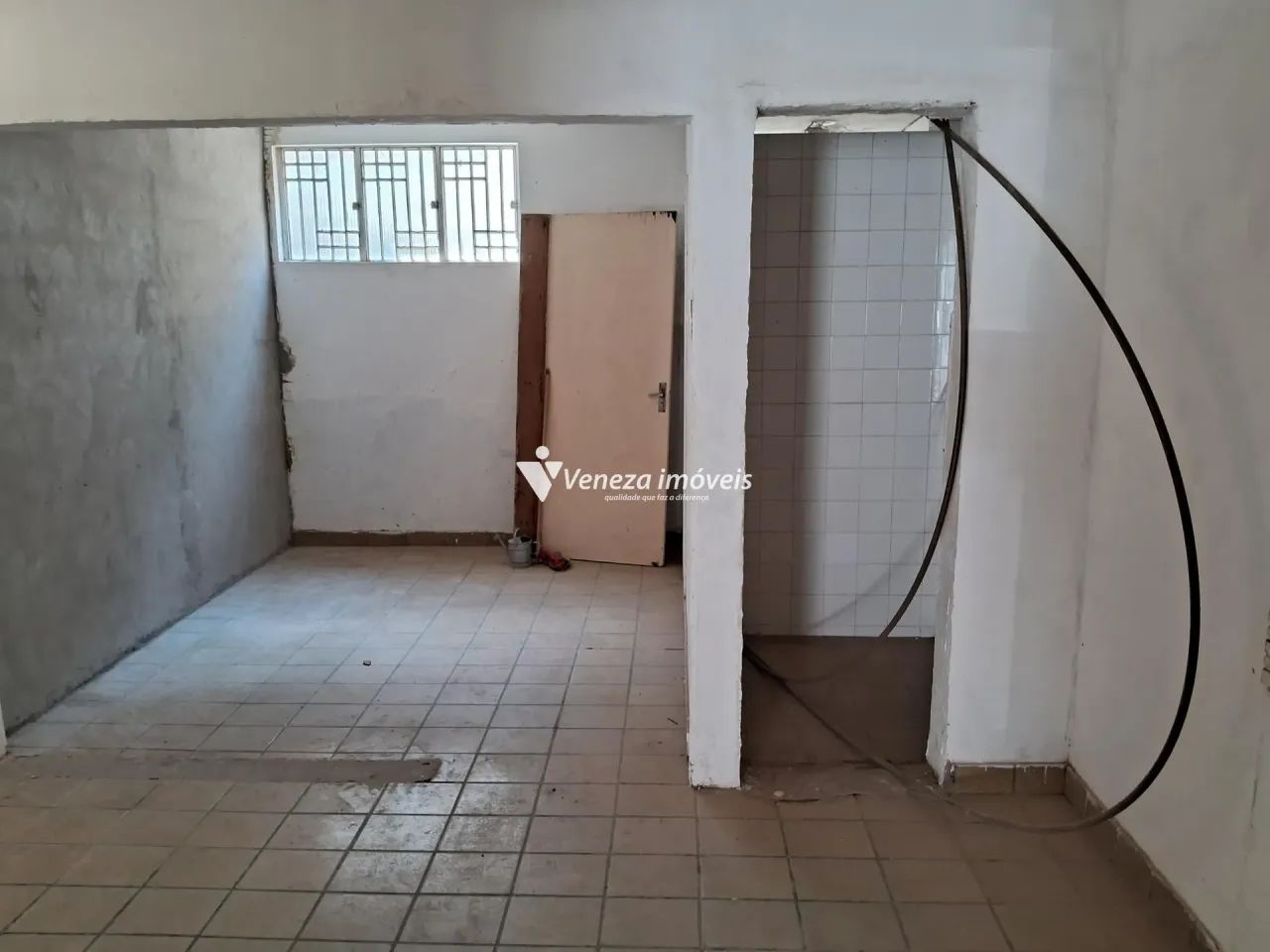 Sala comercial com 03 salas e 02 banheiros para aluguel - Foto 5