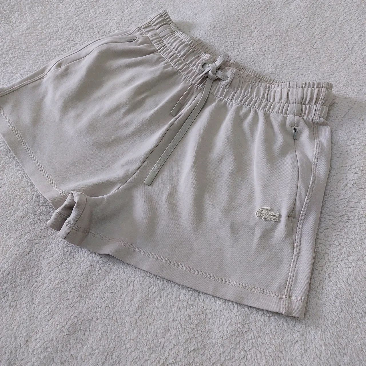 Short moletom bege lacoste 36