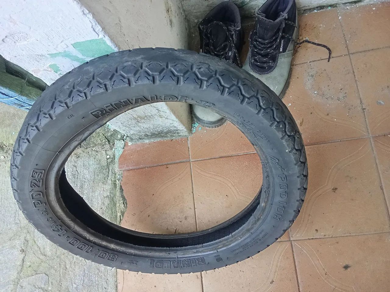 Peneu traseiro de pop - Foto 2