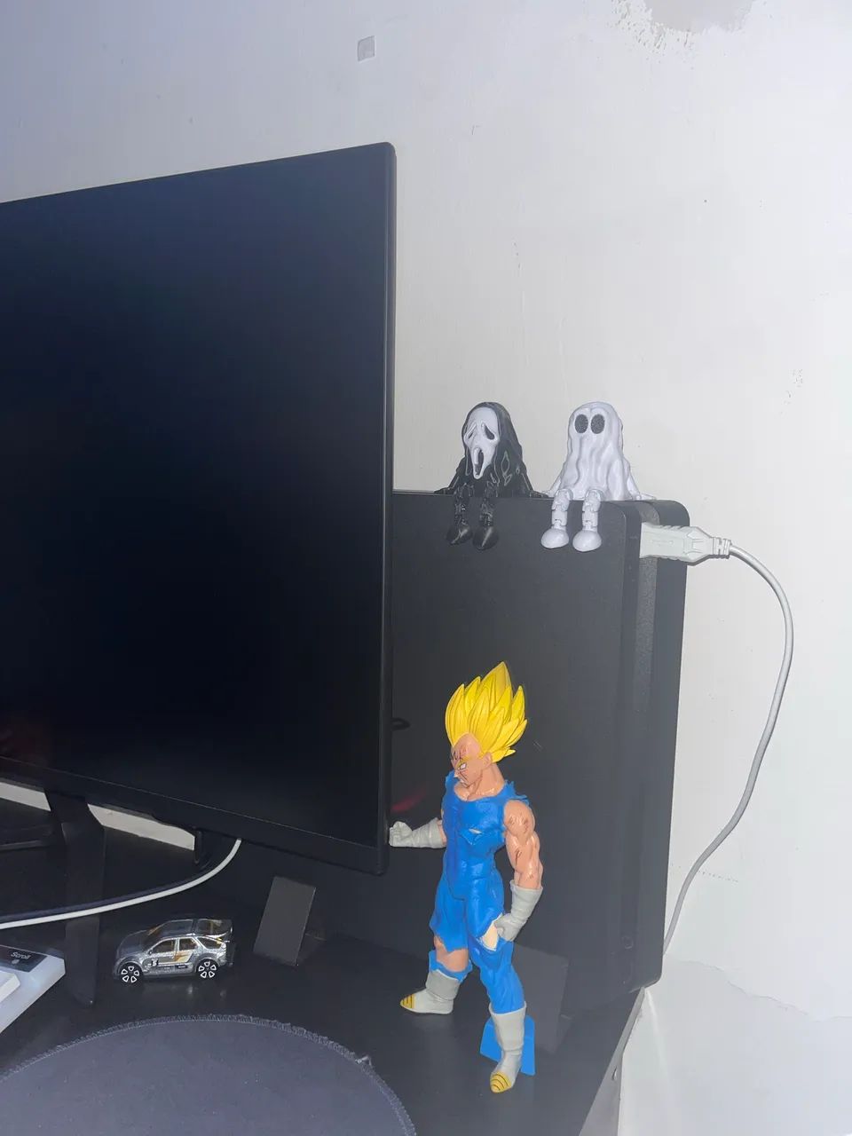 Ps4 slim, 2 controles e uma base carregadora 